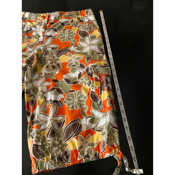 STYLE & CO. Multicolored Floral Cargo Crop Pants sz 6P - Picture 11 of 12
